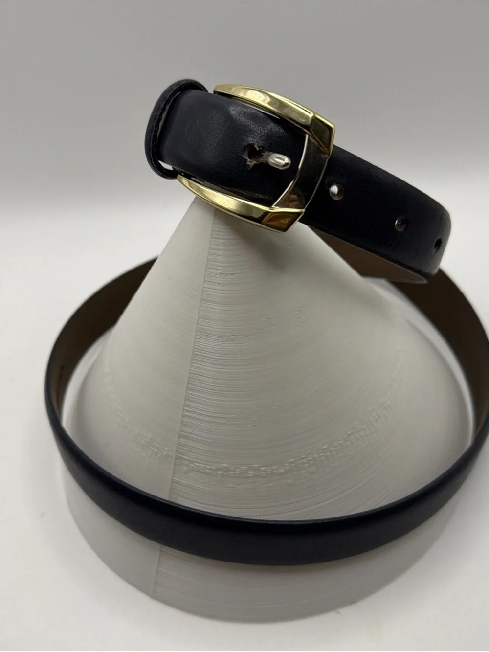 Classic Retro 1997 Liz Claiborne Navy Leather Belt Size Large Gold SilverBuckle.